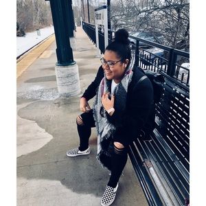 Meet your Posher, Jalyne